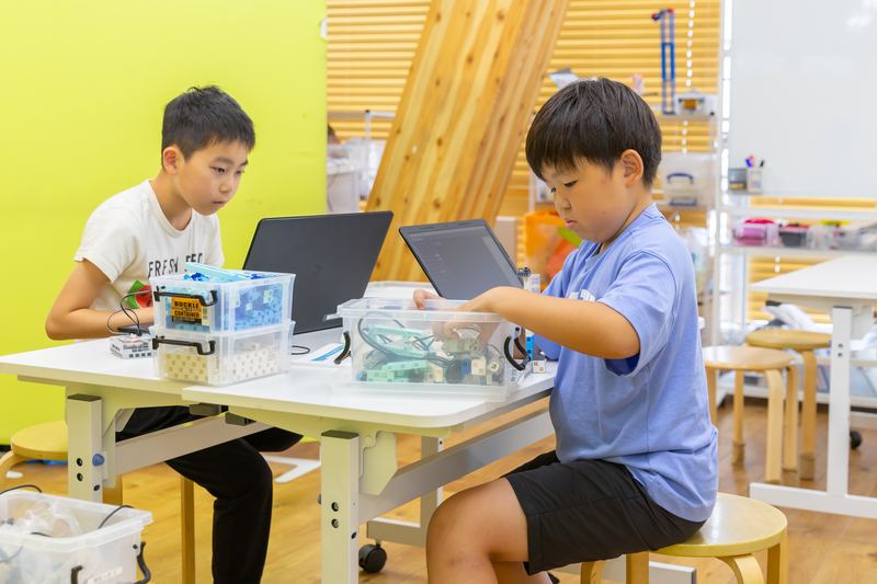 プロロボ2ndクラスで制作に取り組む様子